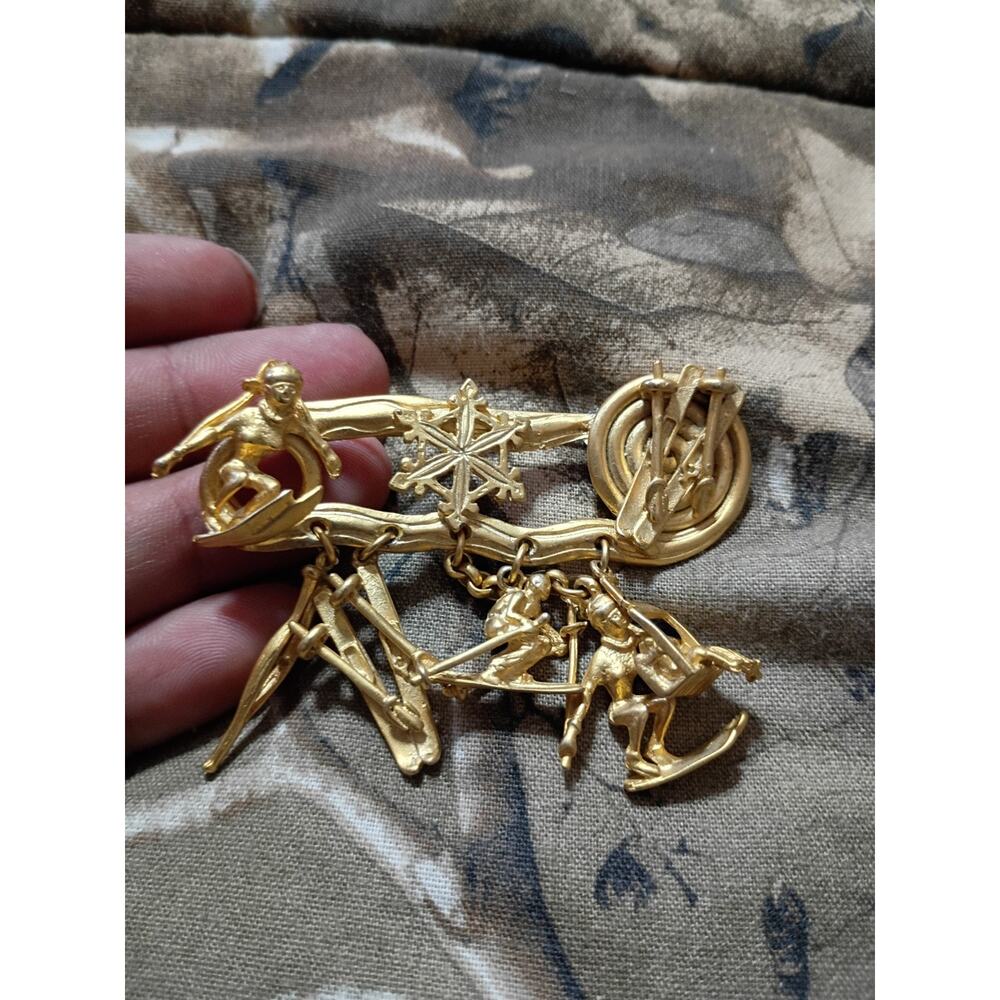 Vintage Gold Tone Moving Ski Snowboard Charms Brooch Pin Winter Sports